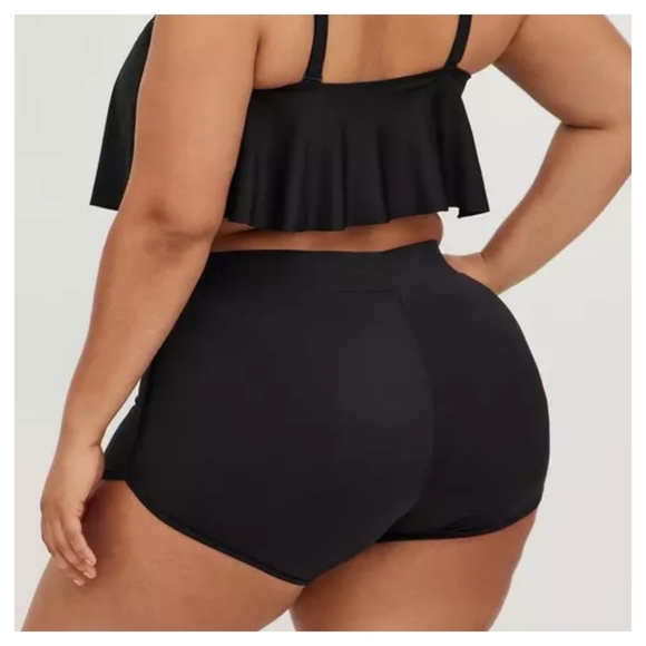 Torrid Black High-Rise 4 Inch Swim Short Size 4 - Picture 2 of 6